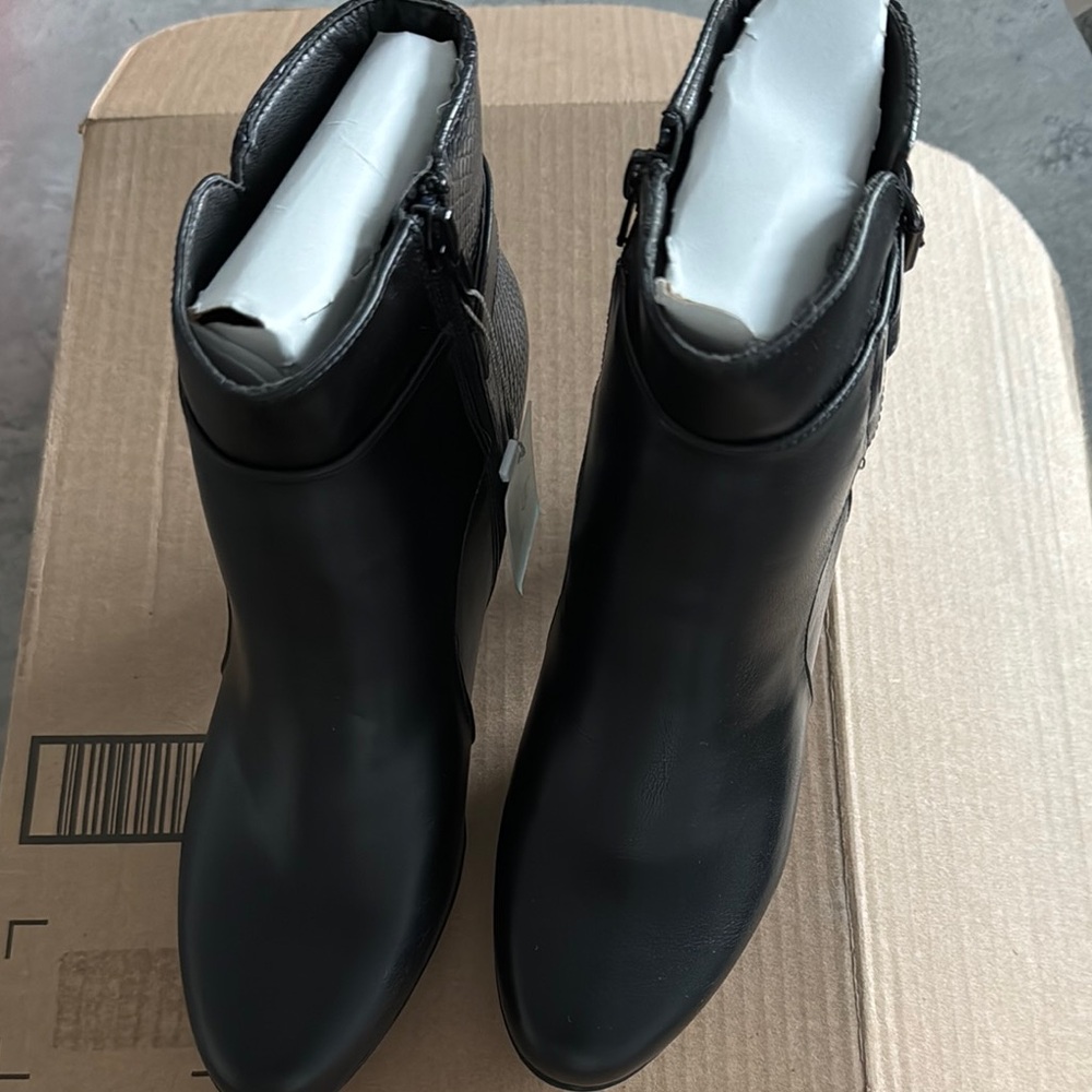 Black Ankle Boots with Side Zipper